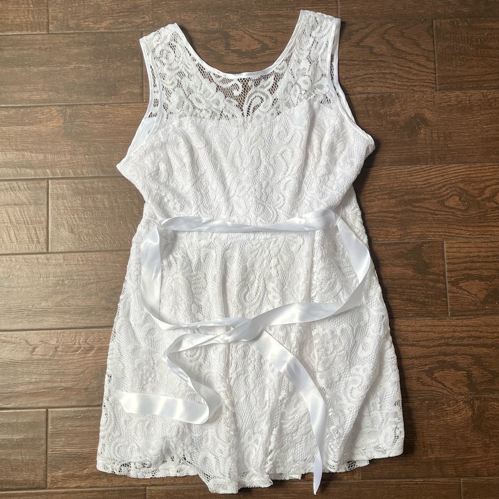 White floral laced short sleeve midi dress